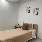 Flora 빌라 아판토우